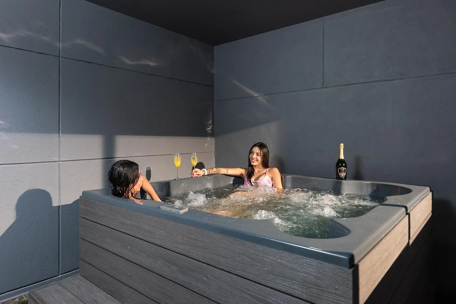Provenza Infinity Steam Sauna Jacuzzi, Ac , Luxury Prime Location Medellin